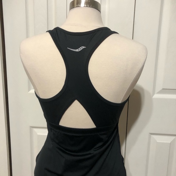 Saucony Women’s Black Workout Large Running Tank Top Built In Shelf Bra L EC - Picture 3 of 7